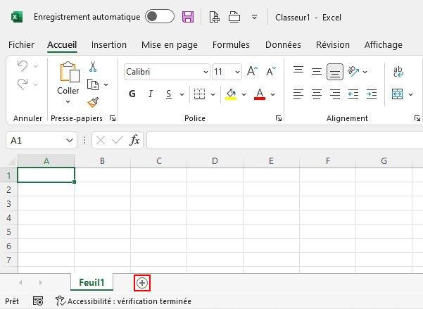 Le symbole + se trouve en bas de page, près de l'indication "feuille 1"